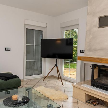 Ganzes Ferienhaus In Leipzig Mit Garage Und Fussbodenheizung Luaran gambar