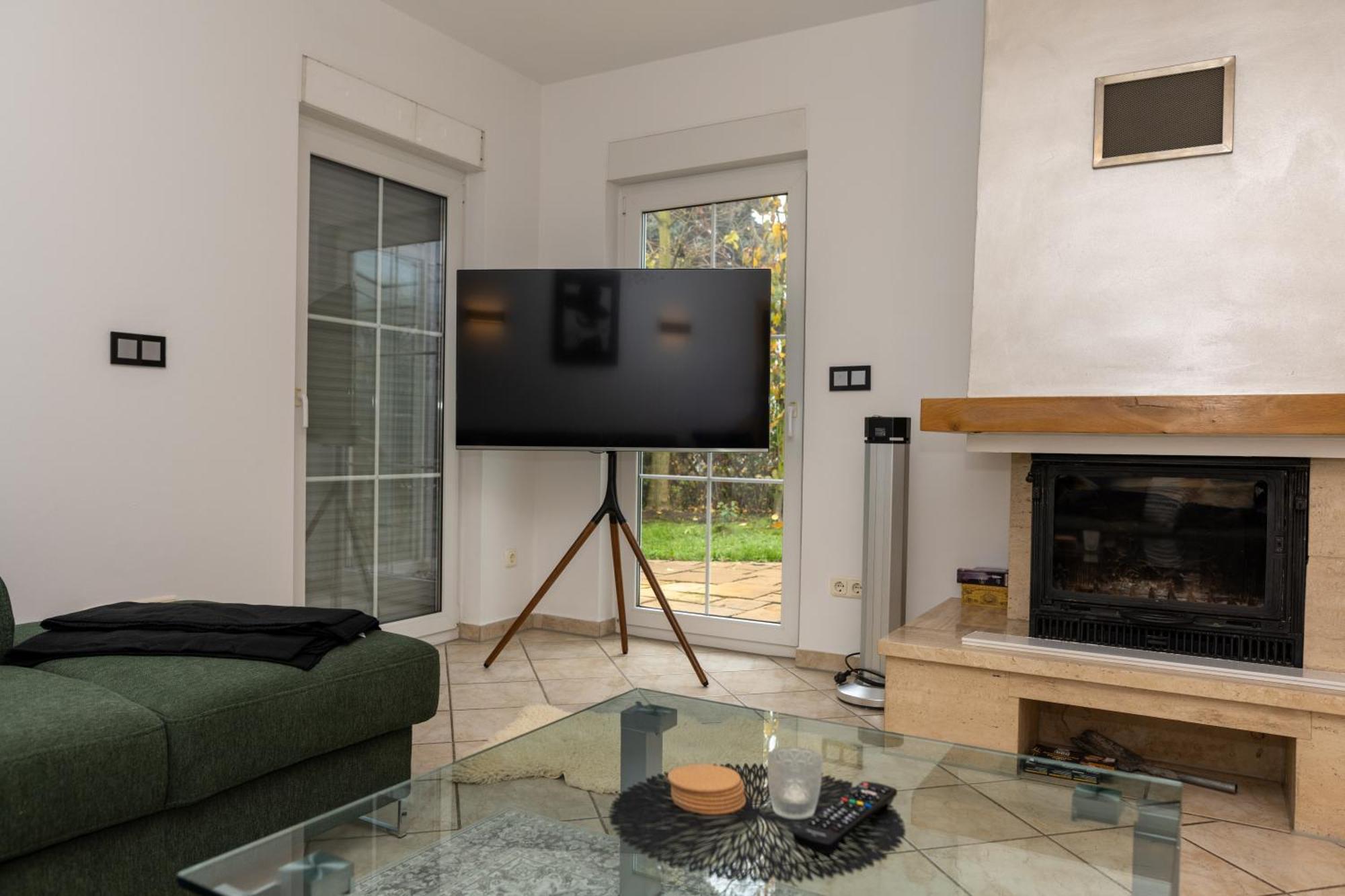 Ganzes Ferienhaus In Leipzig Mit Garage Und Fussbodenheizung Luaran gambar