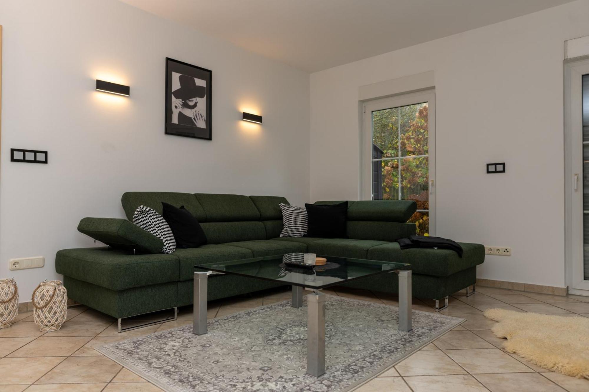 Ganzes Ferienhaus In Leipzig Mit Garage Und Fussbodenheizung Luaran gambar