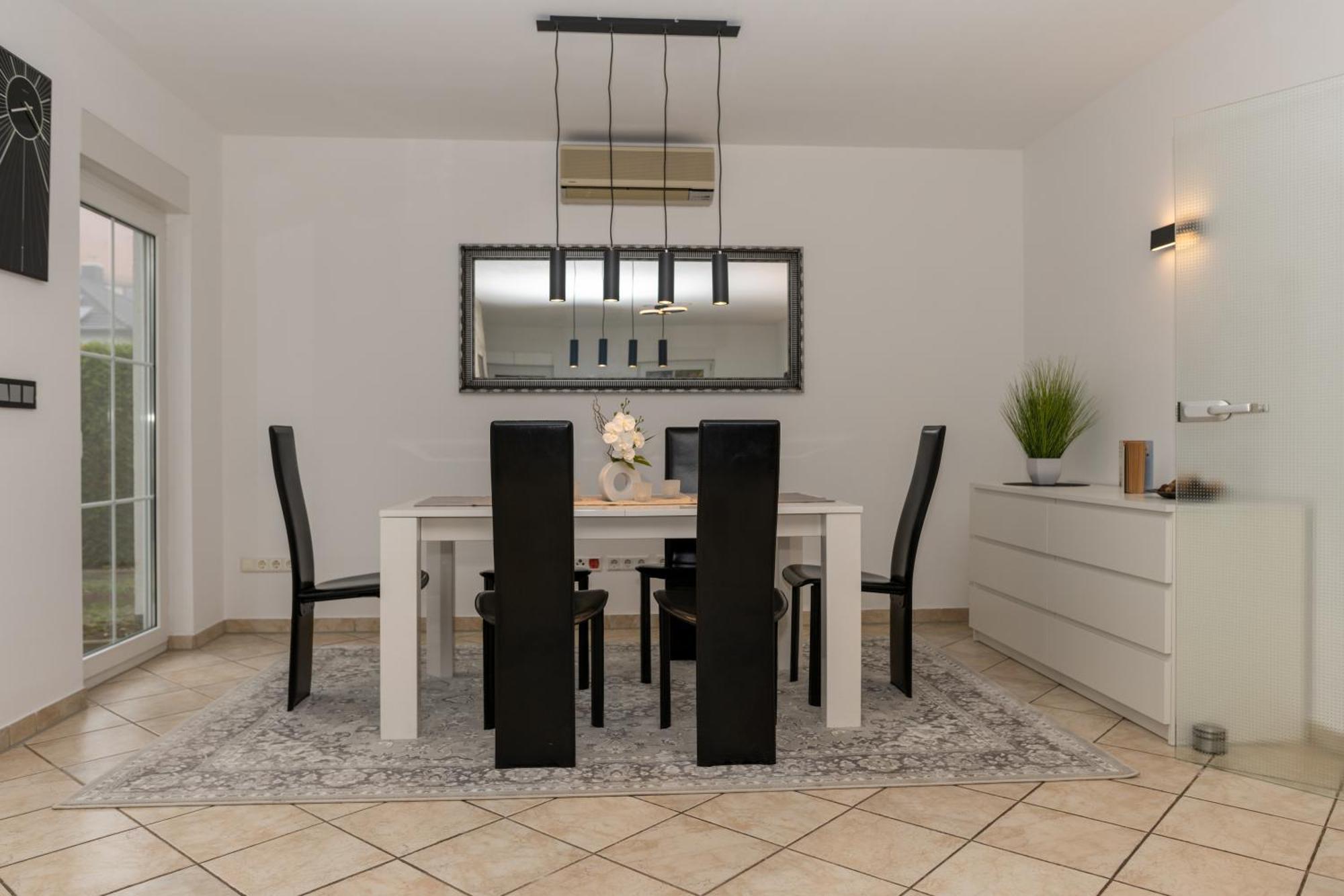 Ganzes Ferienhaus In Leipzig Mit Garage Und Fussbodenheizung Luaran gambar