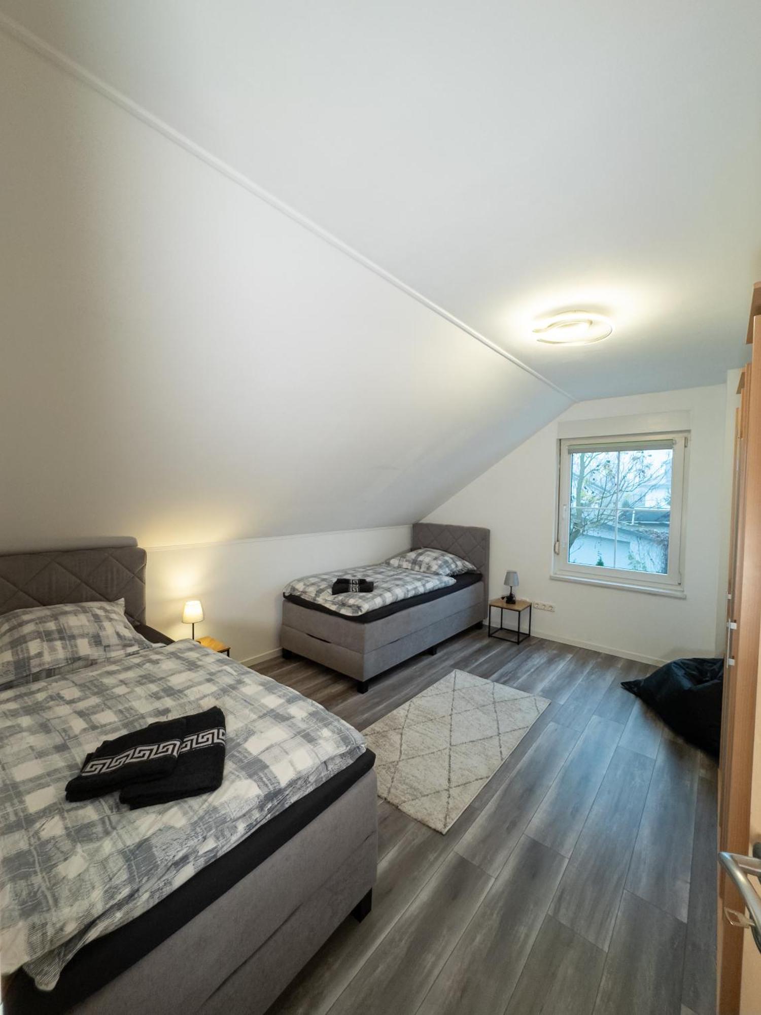 Ganzes Ferienhaus In Leipzig Mit Garage Und Fussbodenheizung Luaran gambar