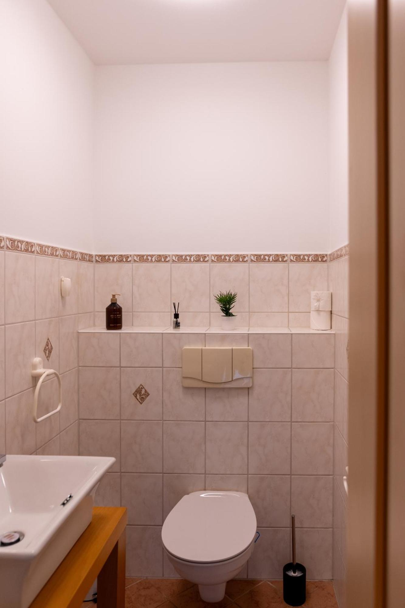 Ganzes Ferienhaus In Leipzig Mit Garage Und Fussbodenheizung Luaran gambar