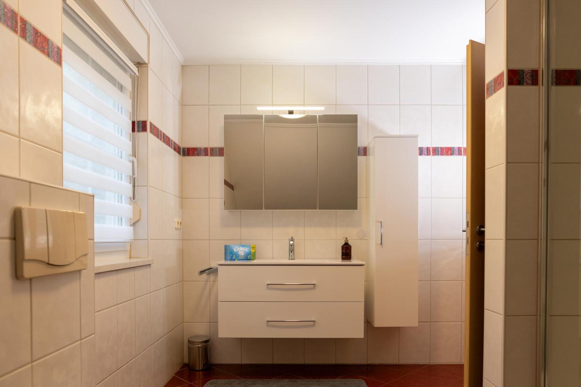 Ganzes Ferienhaus In Leipzig Mit Garage Und Fussbodenheizung Luaran gambar